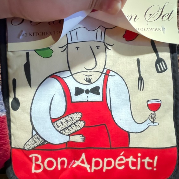 5~PCS CHEF LINEN 2 KITCHEN TOWELS 15" x 25"
1 OVEN MITT 13"
2 POTHOLDERS 7" x 8" - Picture 4 of 8